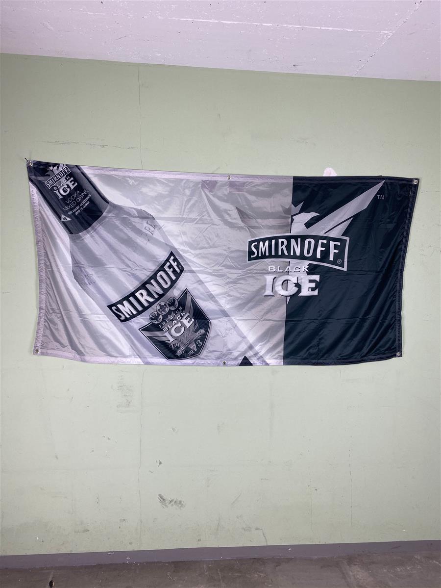 1x Smirnoff Vodka Drapeau Ice Black 190 x 90 – Vue 2