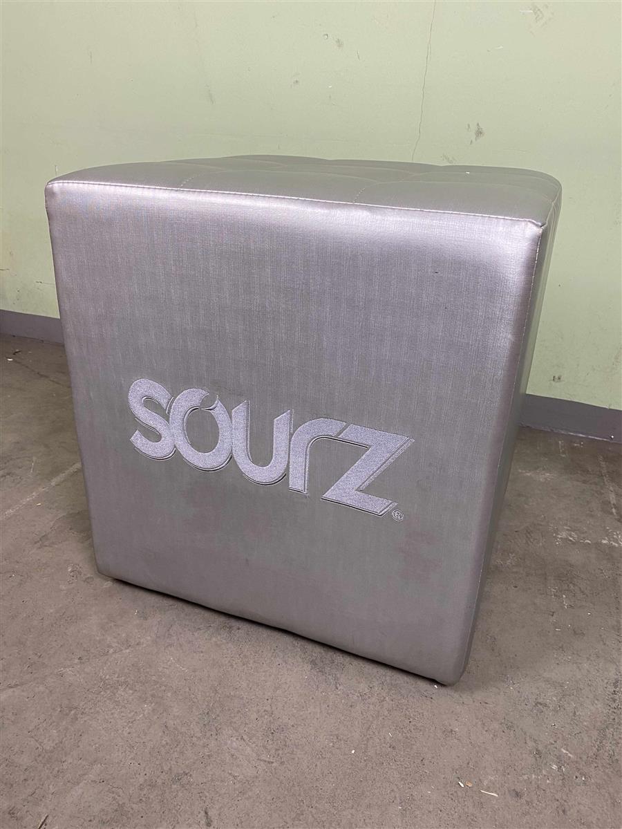 1x Sourz Liqueur tabouret de bar argent cuir