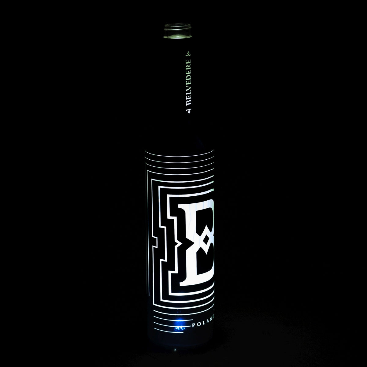Bouteille de vodka Belvedere 1,75 l VIDE LED bleue édition « B » d'occasion pour bricolage lampe – Vue 5
