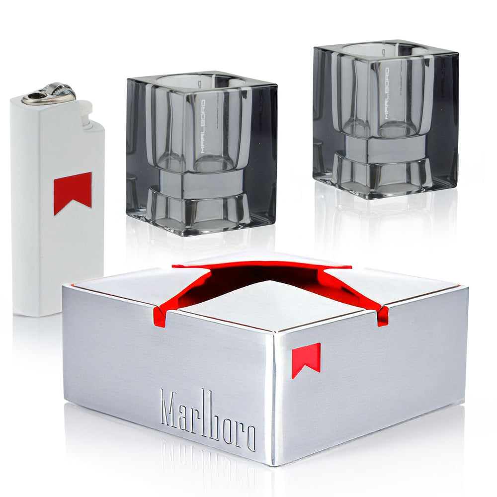 Coffret Marlboro Fan comprenant 1 photophore, 1 cendrier métallique et 1 briquet
