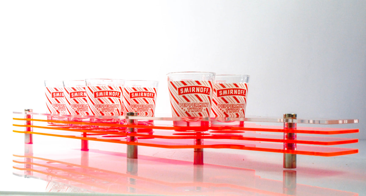Plateau de service Smirnoff Peppermint Twist Shot Board 8 shots, décoration de bar – Vue 4