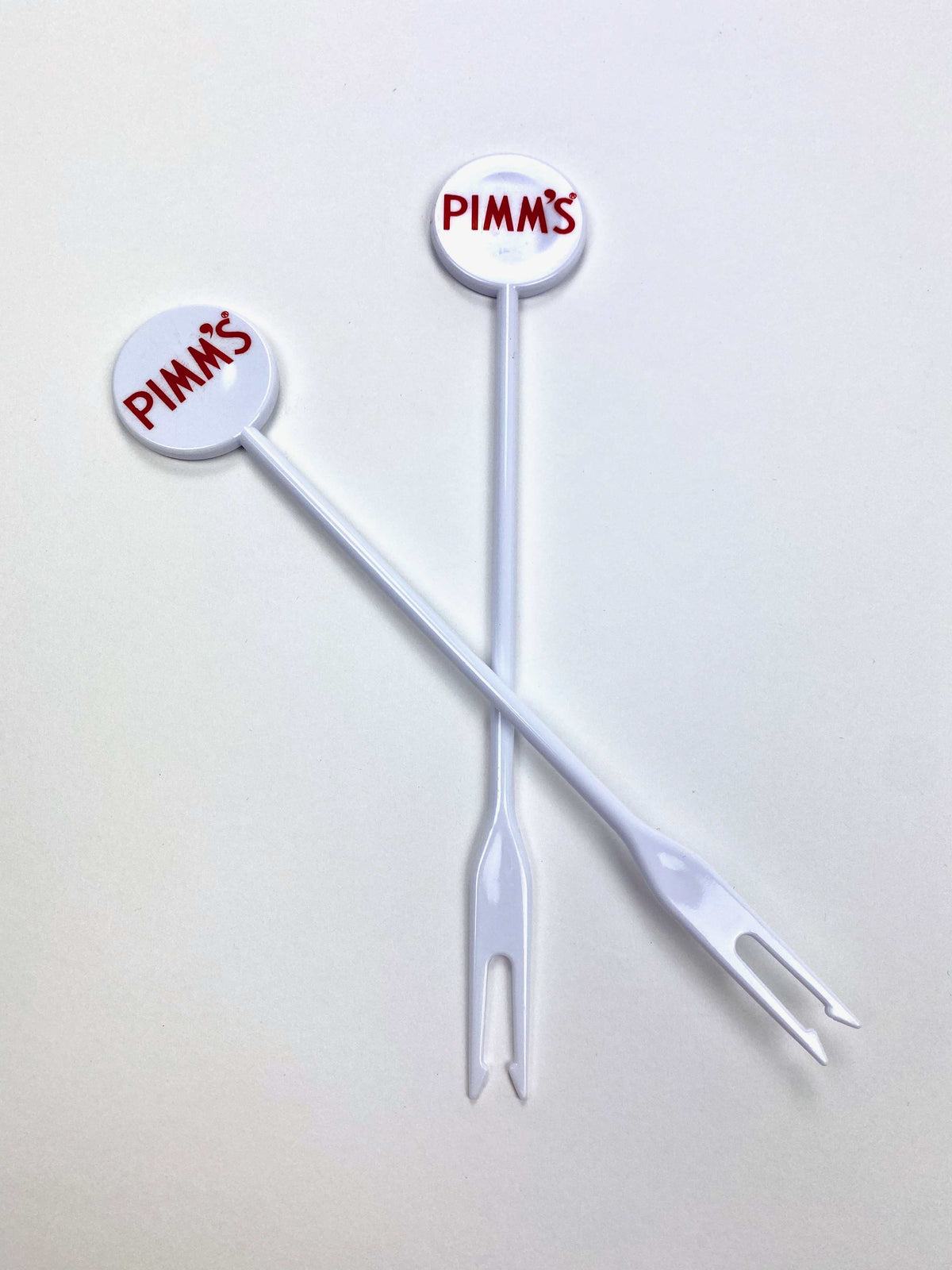 100 brochettes à fruits en plastique blanc pour liqueur Pimm's