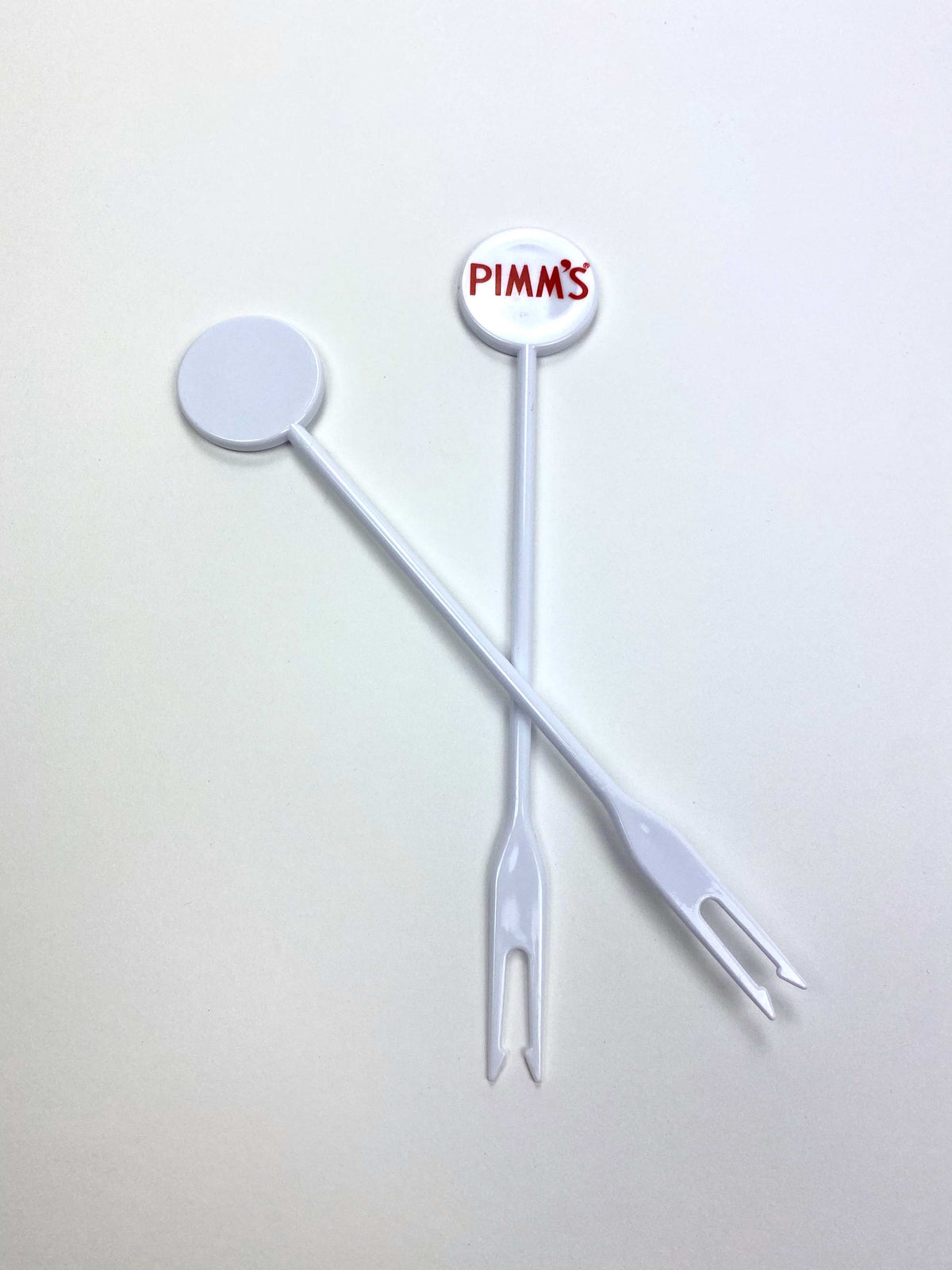 100 brochettes à fruits en plastique blanc pour liqueur Pimm's – Vue 2