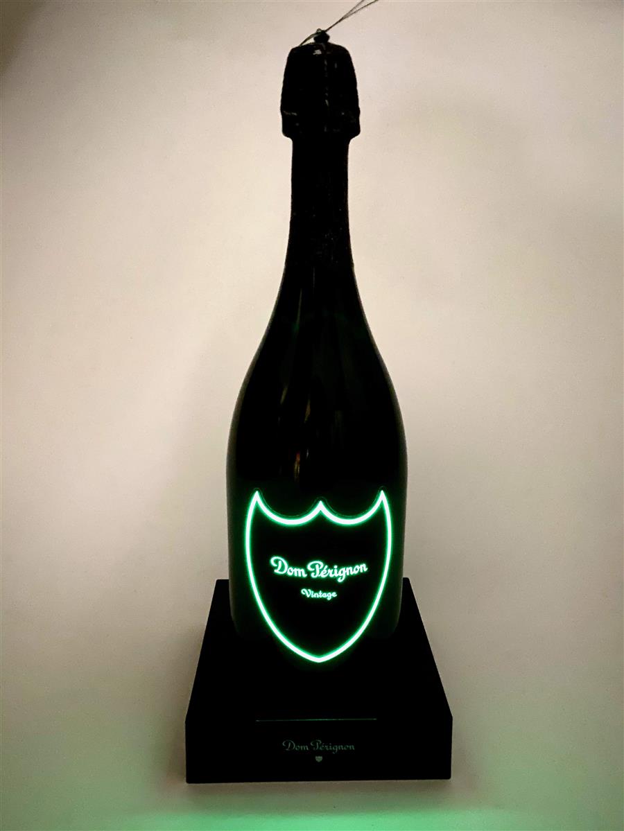 1 bouteille de champagne Dom Pérignon 0,7 l, ancien design Lumi avec support