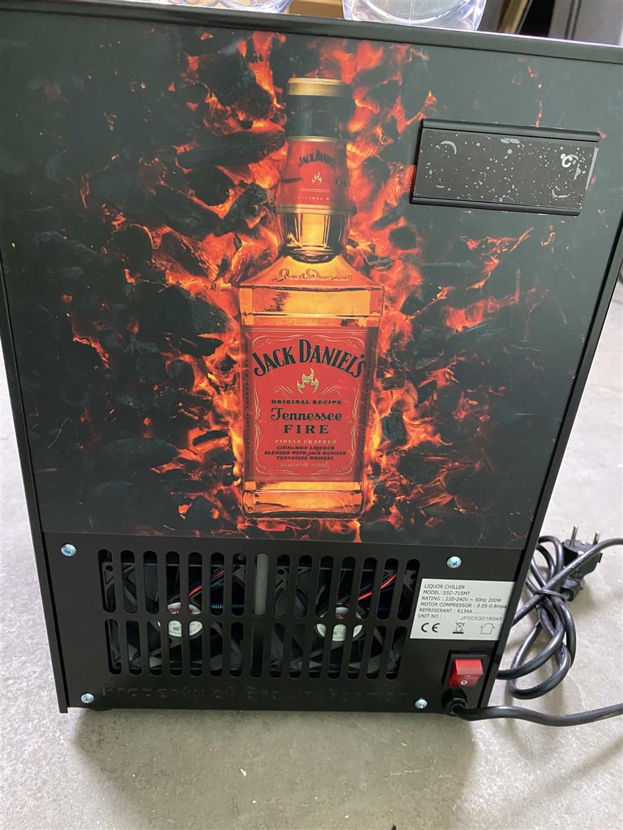 1x distributeur de whisky Jack Daniels Fire Tap Machine – Vue 4