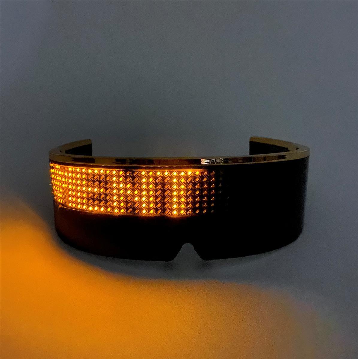 1 paire de lunettes de soleil LED Moët & Chandon avec monture dorée – Vue 4