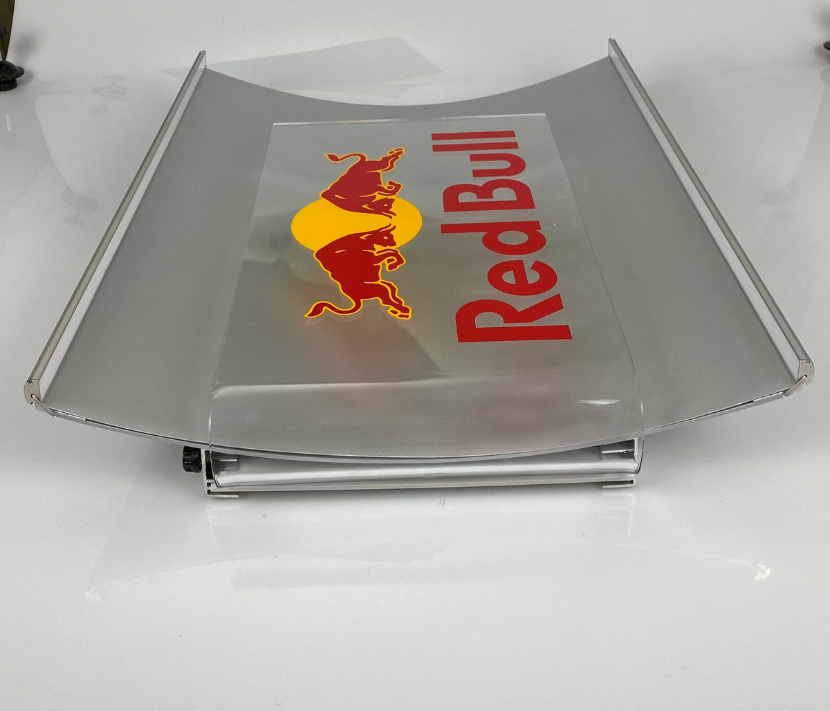 1x enseigne lumineuse Red Bull Energy en métal courbé avec logo – Vue 2