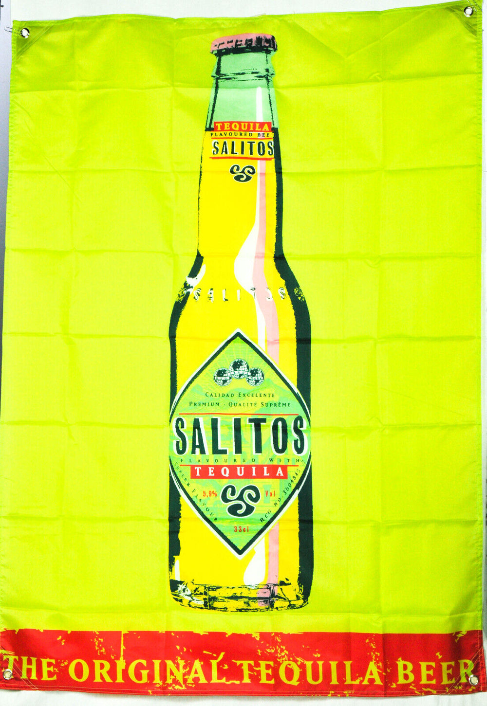 1x bannière Salitos en forme de drapeau avec bouteille de bière, vert fluo, 95 x 140 cm