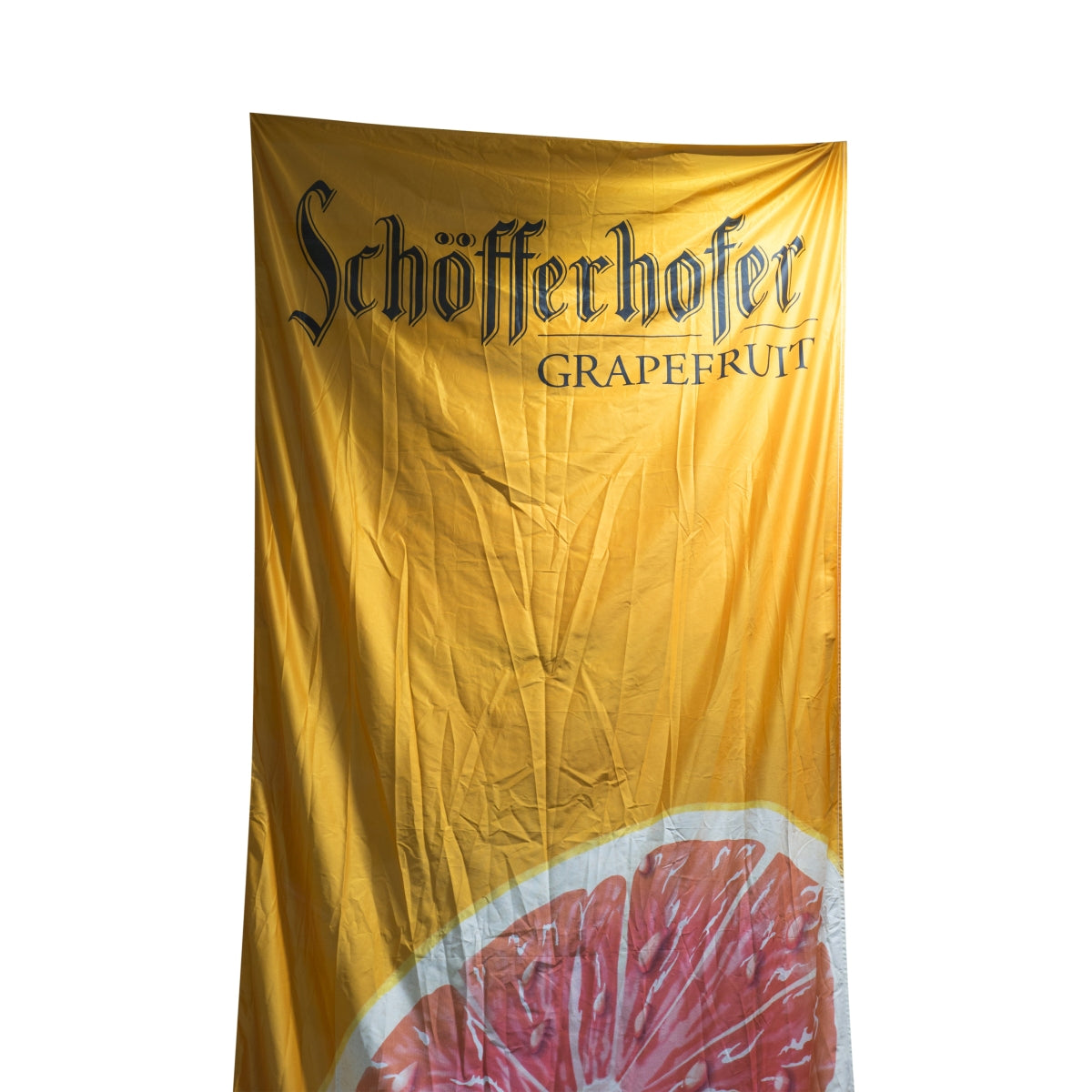 1x drapeau Schöfferhofer Orange Grapefruit vertical – Vue 3