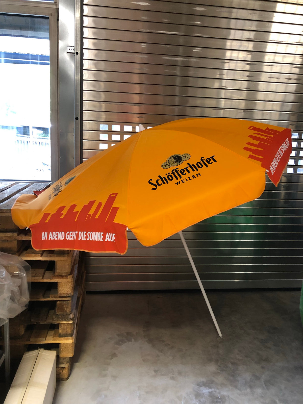 1x Bière Schöfferhofer Parasol Avec Pied 2m