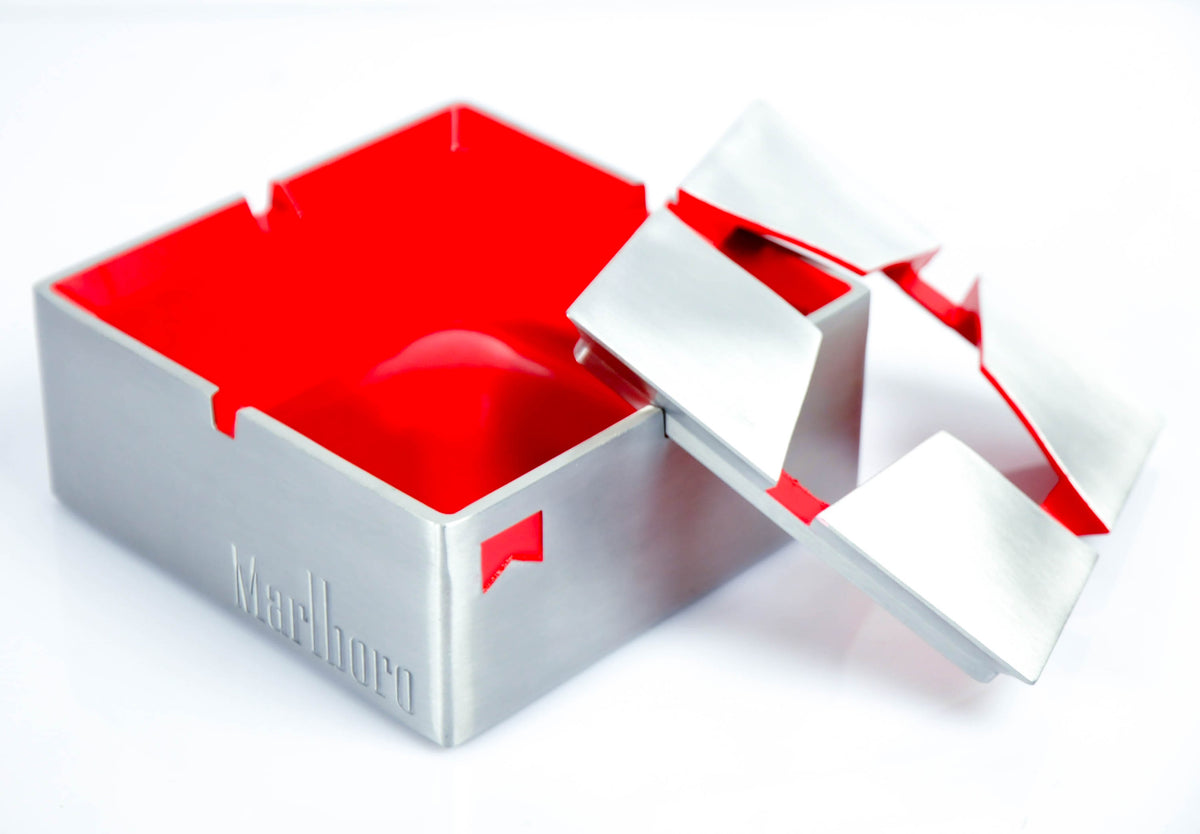 Cendrier Marlboro Cigarettes Design Étoile en acier massif – Vue 2