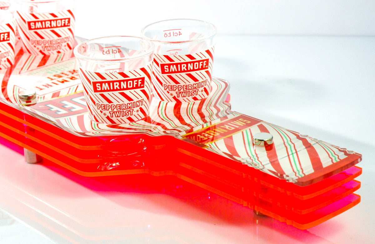 Plateau de service Smirnoff Peppermint Twist Shot Board  8 shots, décoration de bar – Vue 2