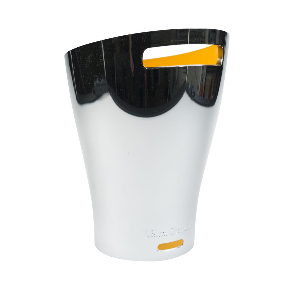 Seau à champagne Veuve Clicquot La Grande Dame avec glaçons et bouteilles de champagne – Vue 2