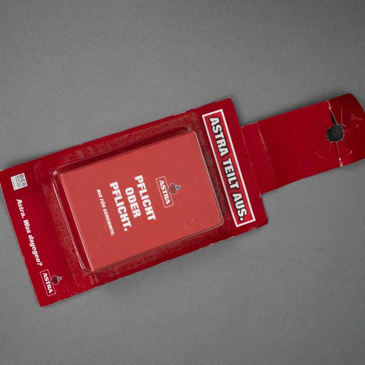 1x jeu de cartes Astra Bier Pflicht oder Pflicht rouge