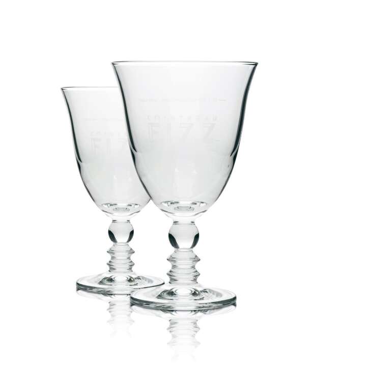 1 verre à cocktail Cointreau Fizz avec recette au dos